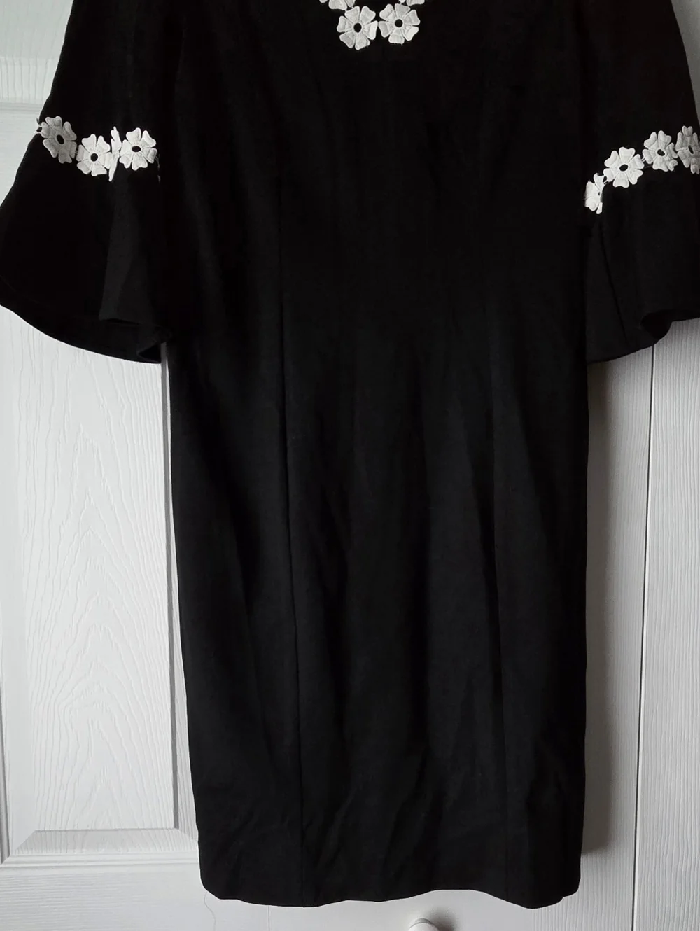 Talbots Black Embroidered Flounce-Sleeve Shift Dress Size 4 - Picture 8 of 13